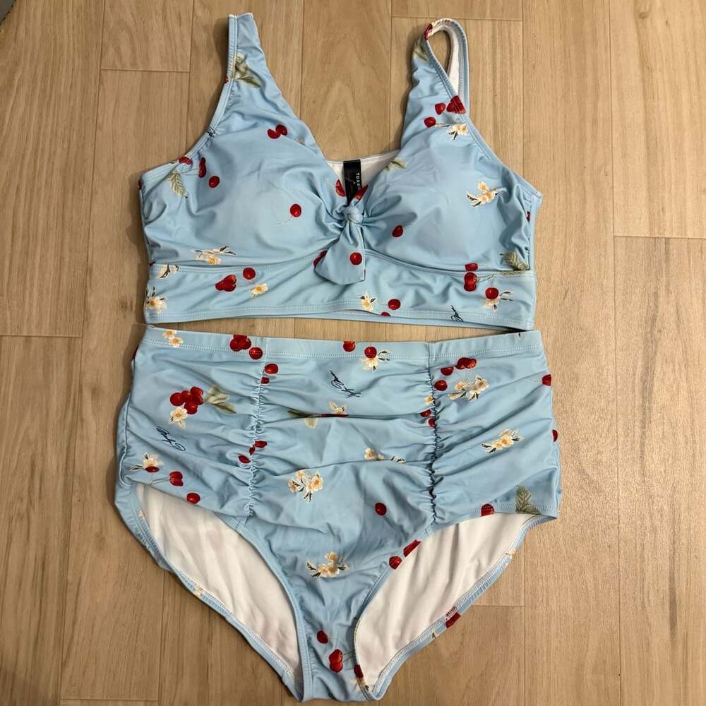 Torrid Marilyn Monroe Bikini Set Size 2 Cherry Floral Swimsuit